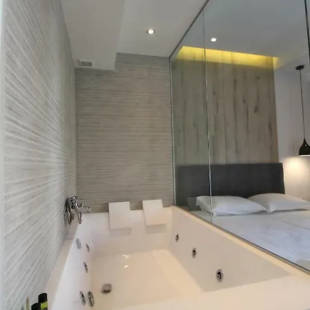 Apartment Yellow Group Mesitiki Thessaloniki